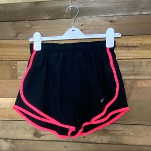 Nike black and pink dry tempo shorts medium